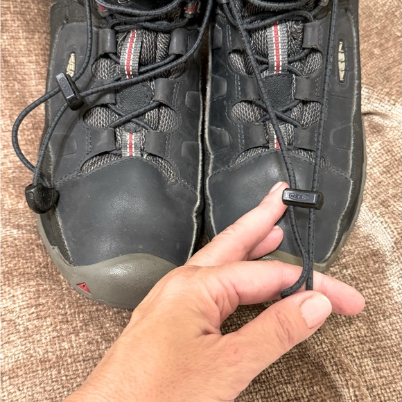 Waterproof Keen boots - Picture 4 of 11